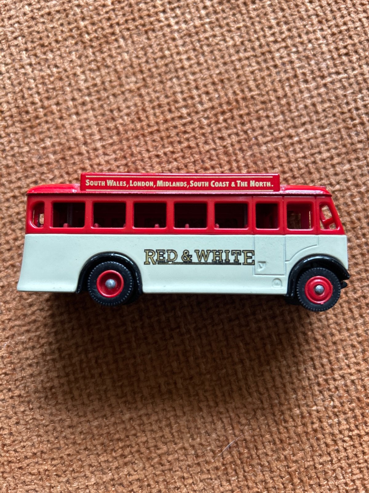Vintage Matchbox Red & White Bus Speelgoedmodel, Ophalen of Verzenden, Gebruikt, Bus of Vrachtwagen