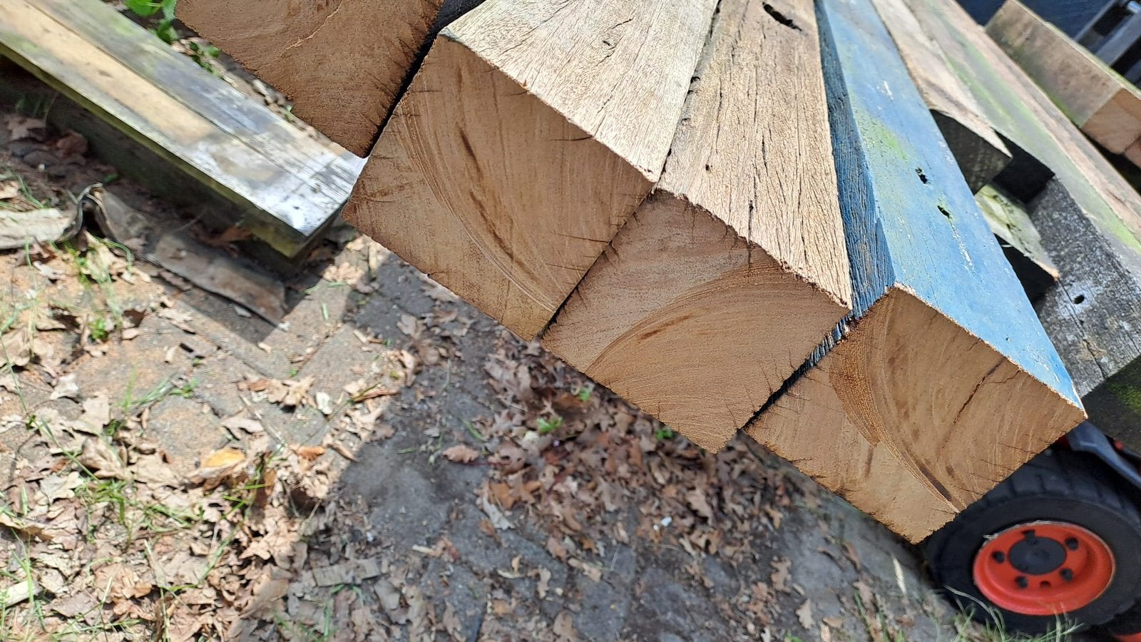 Hardhout palen 9x9    15 lengtes totaal 35 mtr, Palen, Ophalen of Verzenden, Zo goed als nieuw, Hardhout