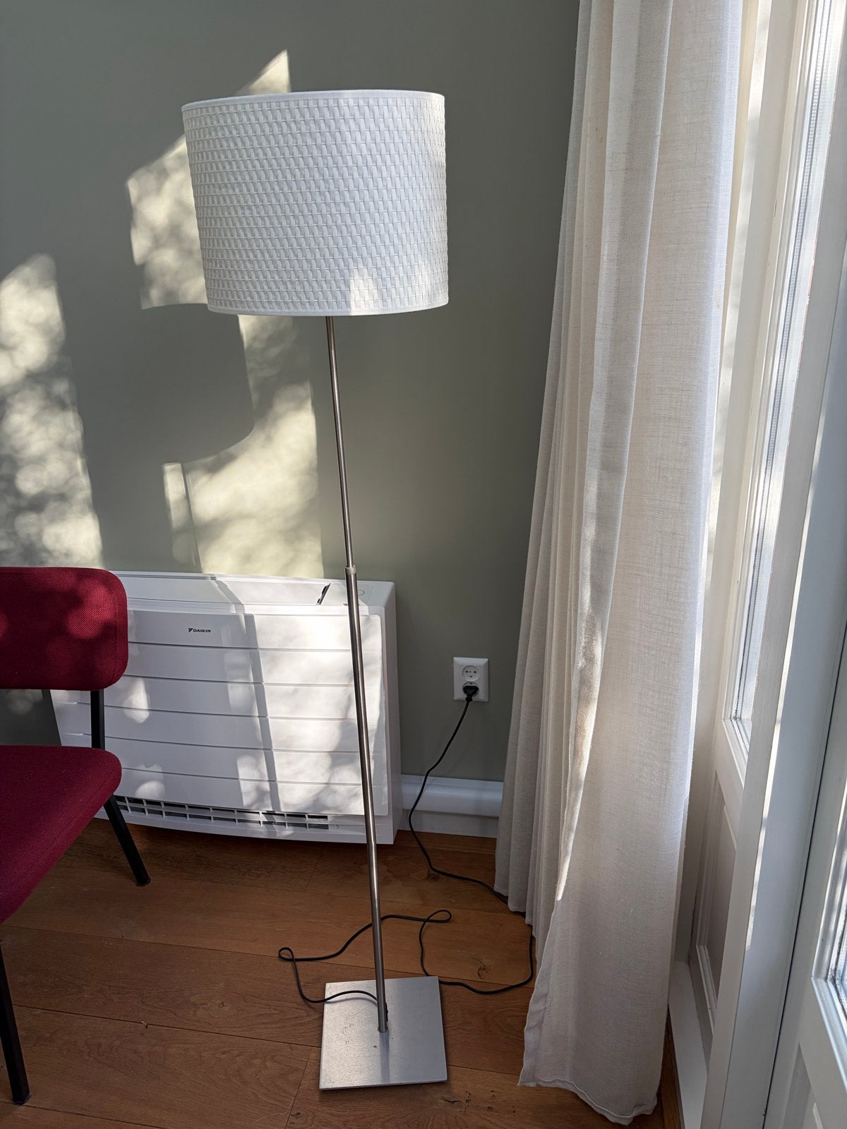 IKEA Vloerlamp met Witte Kap, Ophalen, 100 tot 150 cm, E27 (groot), Zo goed als nieuw