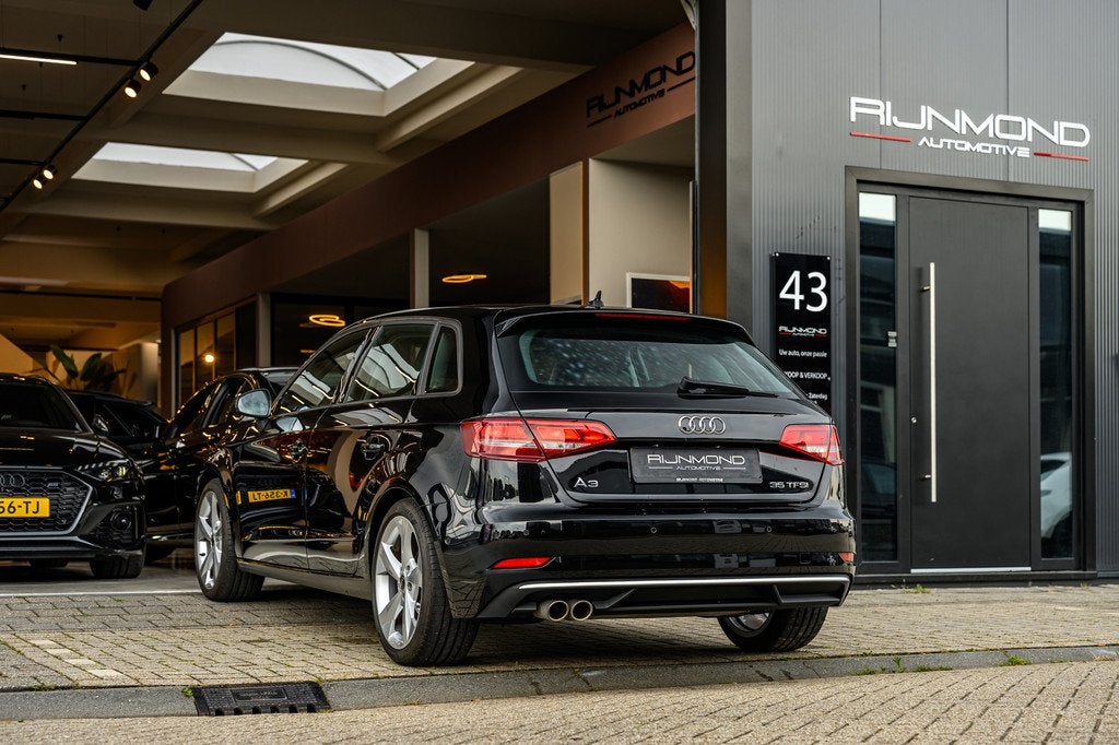 Audi A3 Sportback Audi A3 Sportback 35 TFSI 150PK S tronic |, Stof, Zwart, 4 cilinders, 150 pk