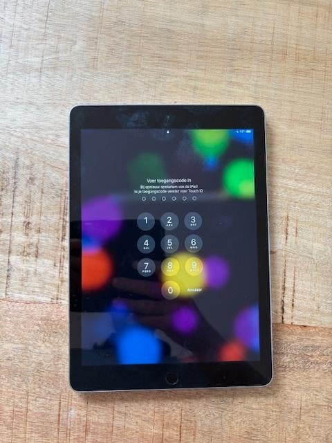 ipad 2017, Gebruikt, 32 GB, Apple iPad, Zilver