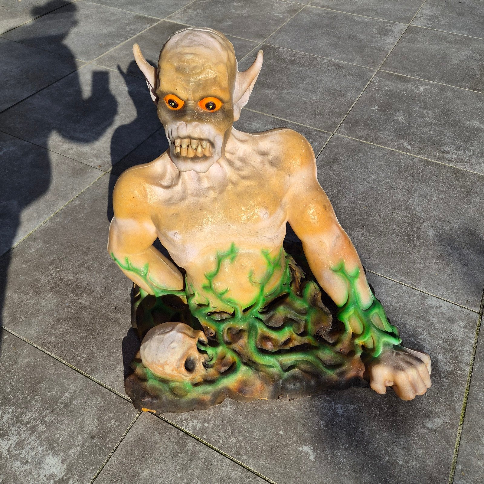 Unieke Halloween decoratie: griezelig wezen met schedel, Ophalen, Gebruikt