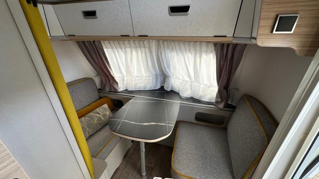 Eriba Touring 430 - BRUGGINK 60 JAAR, Caravans en Kamperen, Standaardzit, Bedrijf, 4 tot 5 meter, Eriba