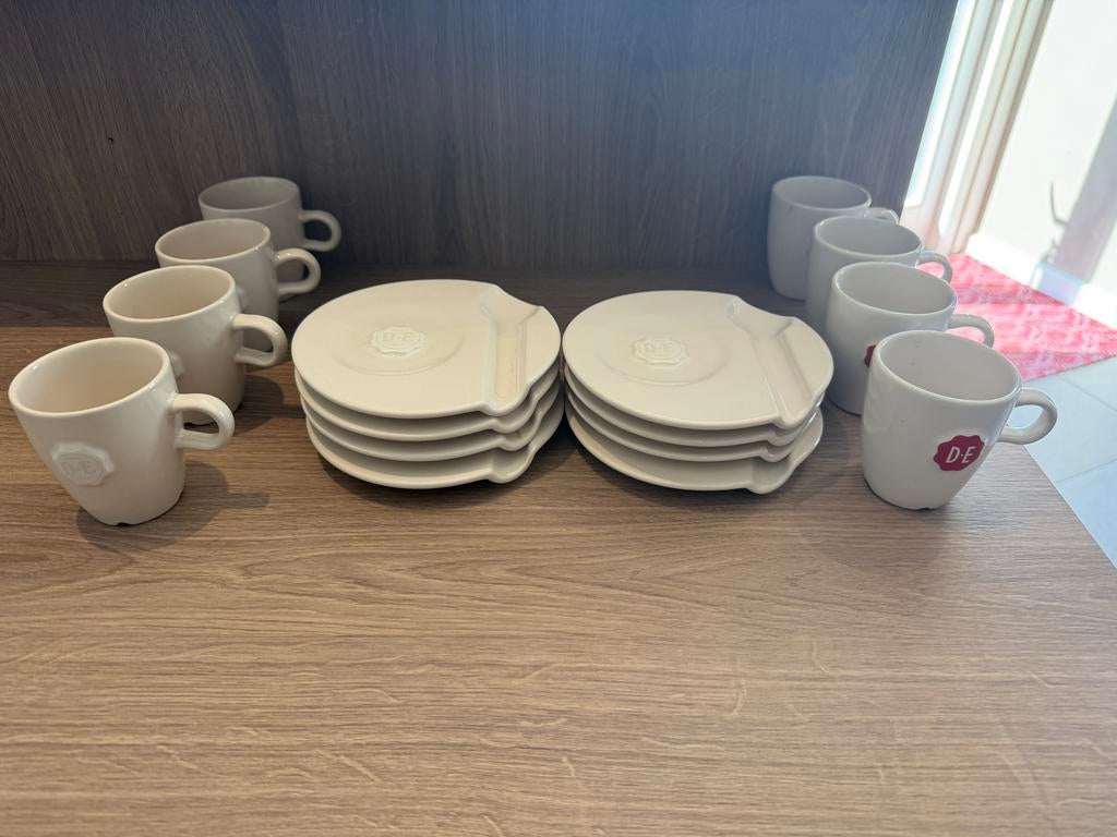 Douwe Egberts kopjes en schotels, Gebruikt, Keramiek, Ophalen of Verzenden, Effen
