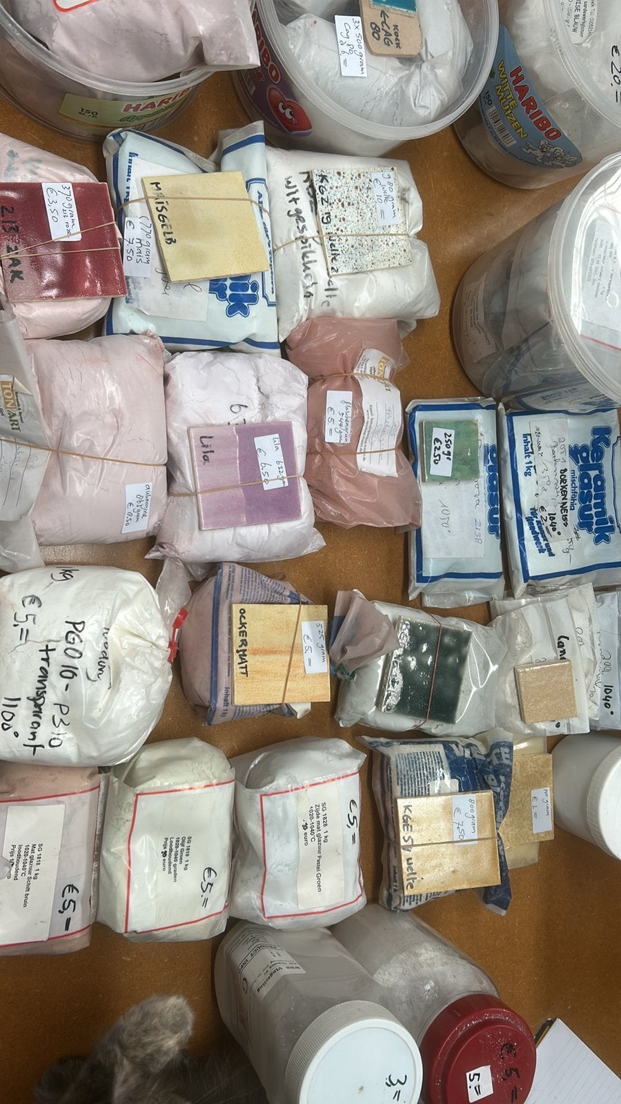 36 kilo Keramiek aardewerk glazuren poederglazuren, Ophalen of Verzenden
