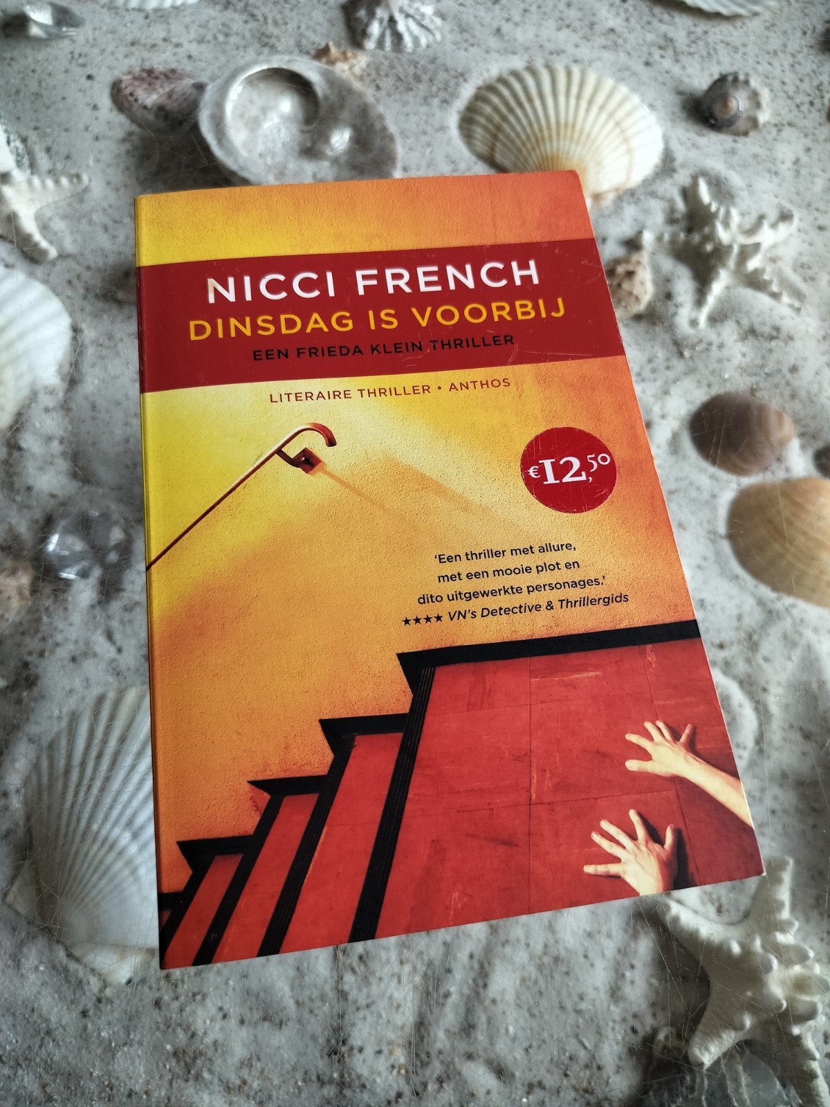 Nicci French - Dinsdag is voorbij, Gelezen, Nicci French, Ophalen of Verzenden