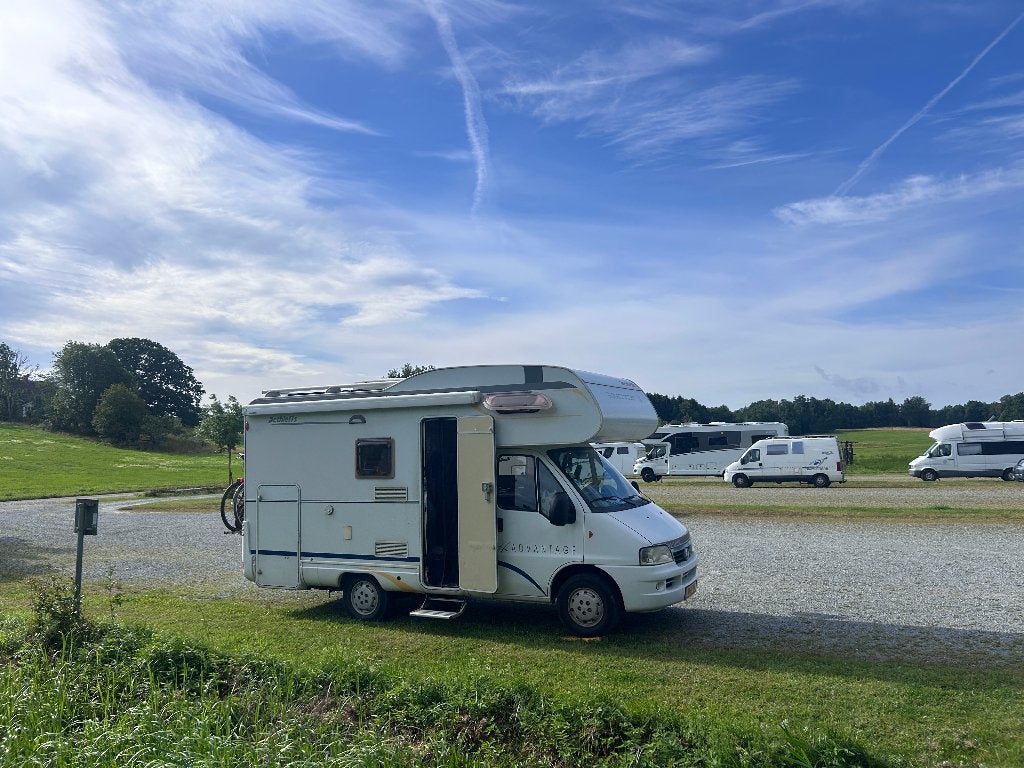 (Gezins)Camper, Off-grid, ready to go, stapelbed, airco, Caravans en Kamperen, Alkoof, Ringverwarming, Fiat, 6 tot 7 meter