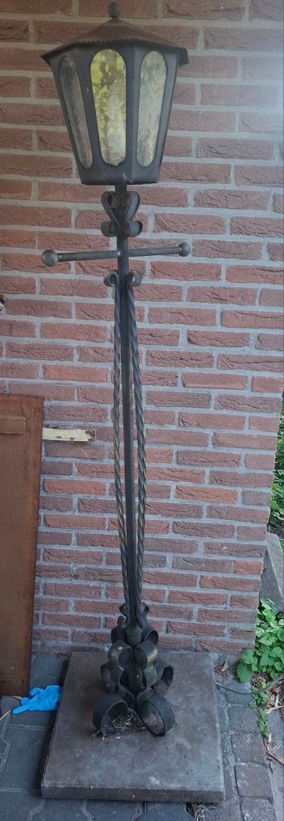 Antieke gietijzeren tuinlantaarn - Staande lamp, Tuin en Terras, Buitenverlichting, Gebruikt, Staande lamp, IJzer, Minder dan 50 watt