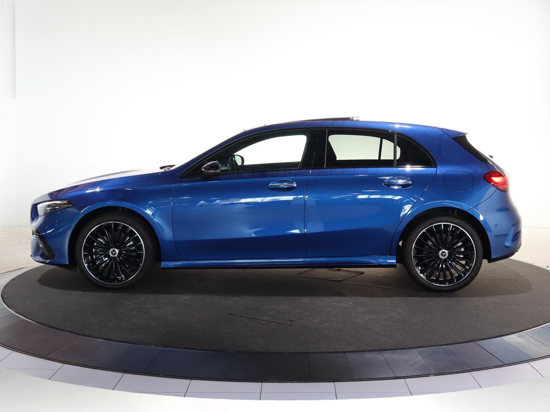 Foto 5 van Mercedes-Benz A-klasse 250e Star Edition AMG Line | Panorama