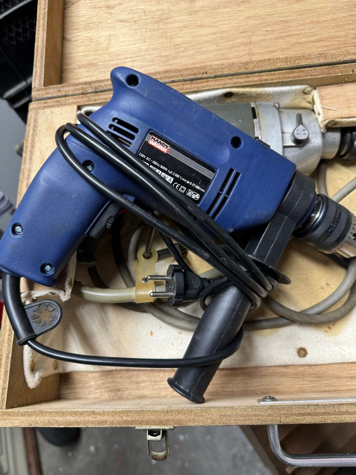 Twee boormachines in houten koffer, Doe-het-zelf en Verbouw, Gereedschap | Boormachines, Ophalen, Gebruikt, 400 tot 600 watt, Boormachine