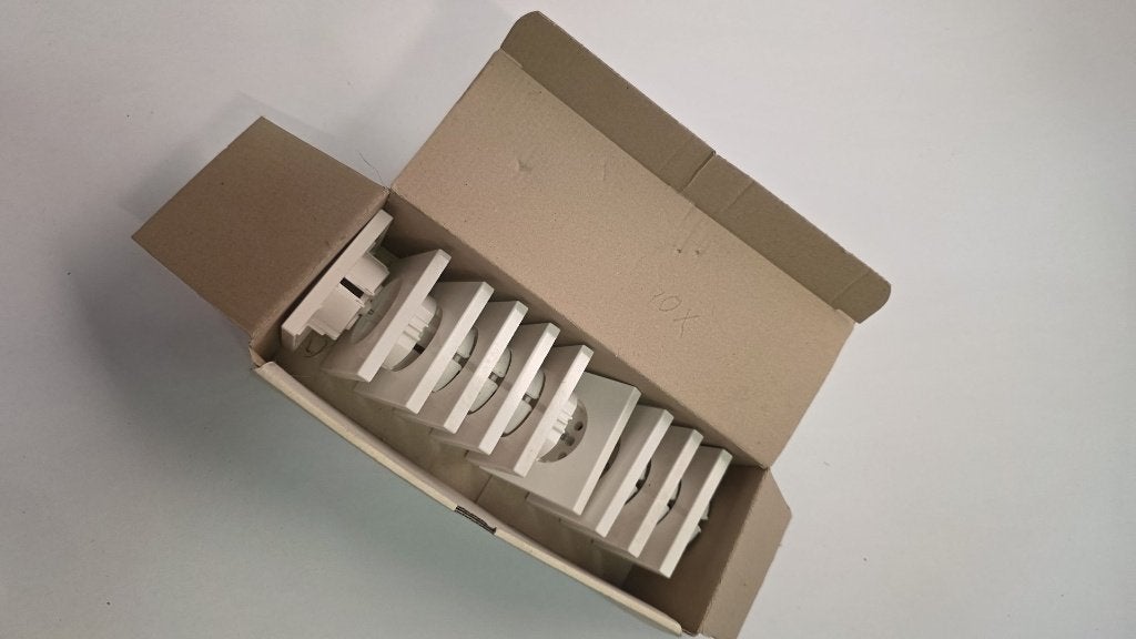 JUNG LS1520NWW stopcontact schuko 16A, 10 stuks ongebruikt, Verzenden, Zo goed als nieuw, Jung, Stopcontact