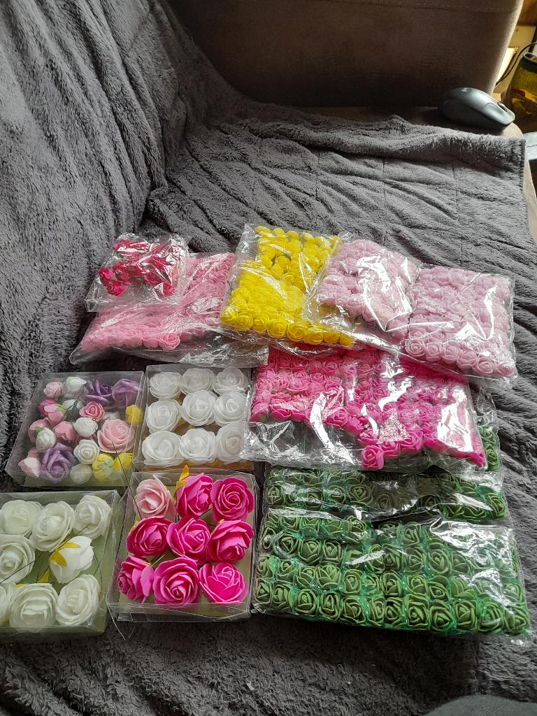 foam roosjes, Overige thema's, Nieuw, Meerkleurig, Ophalen of Verzenden