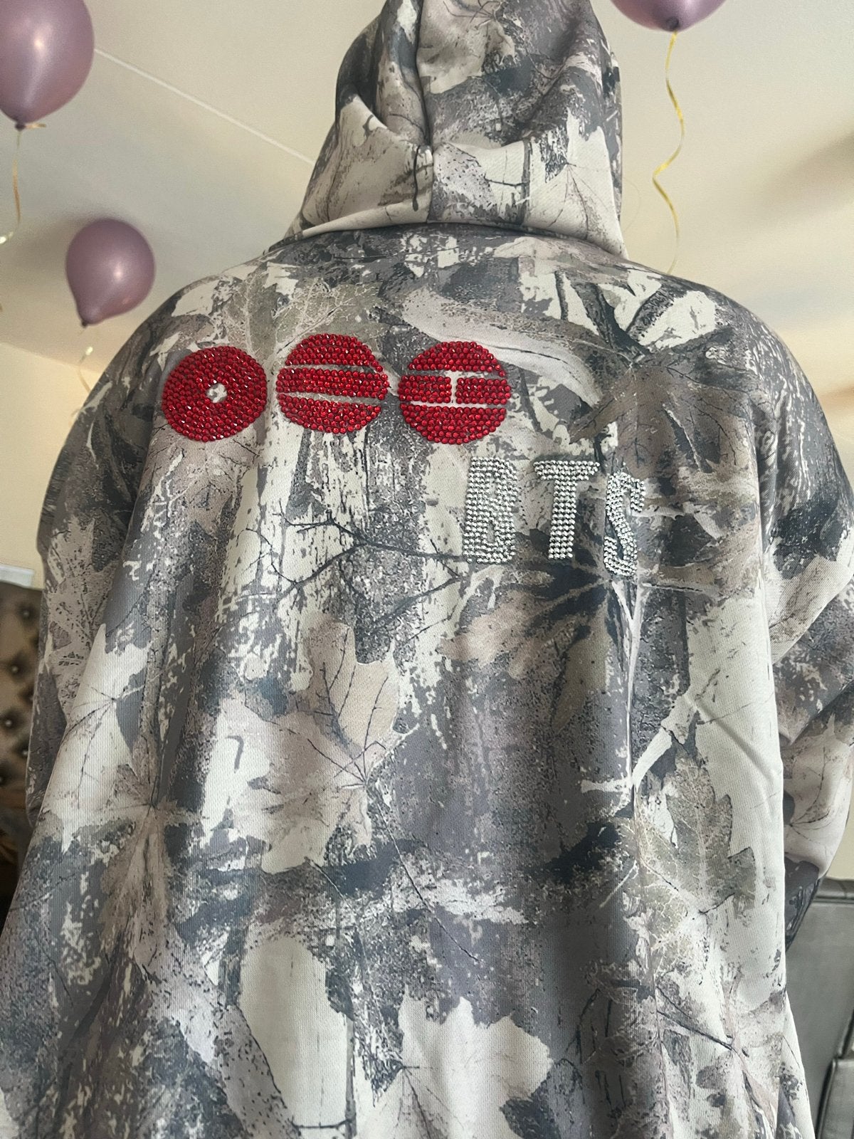 Bedazzeld BTS merch hoodie met rits, Ophalen of Verzenden, Nieuw, Maat 42/44 (L), Meerkleurig