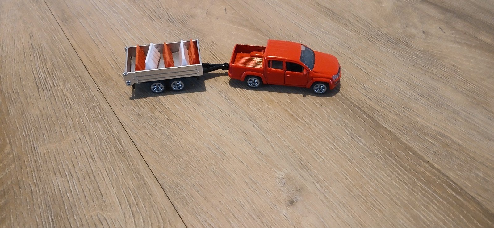 Speelgoed pick-up truck met aanhanger en accessoires, Ophalen, Zo goed als nieuw