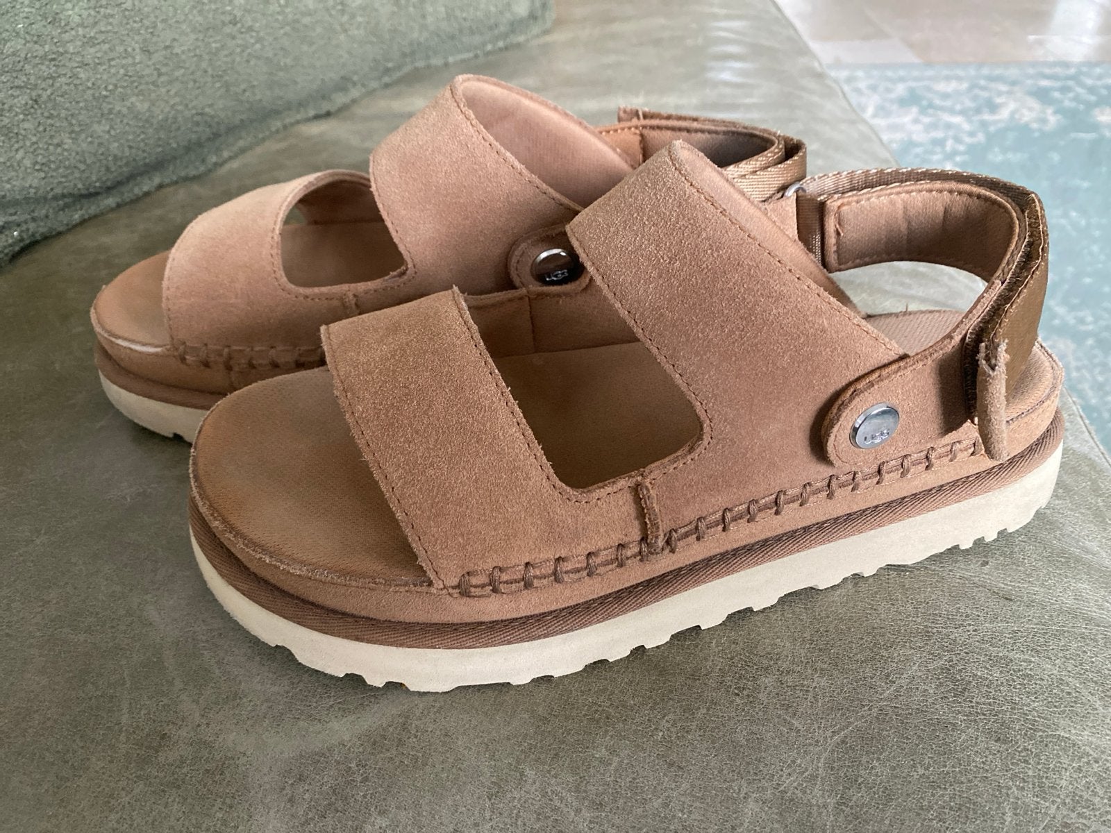 Ugg sandalen maat 40 in hele goede staat, Kleding | Dames, Bruin, Gedragen, Sandalen of Muiltjes, Ophalen of Verzenden