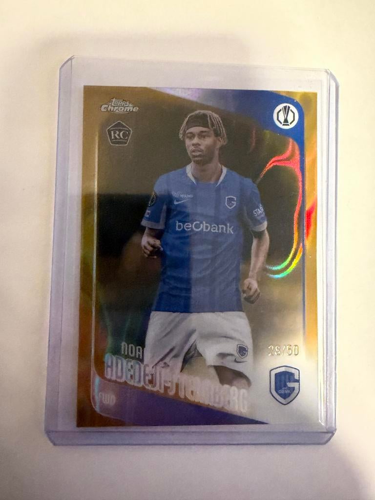 Topps UCC Chrome Rookie Noah Adedeji-Sterberg /50 Genk, Telecommunicatie, Mobiele telefoons | Batterijen en Accu's, Ophalen of Verzenden