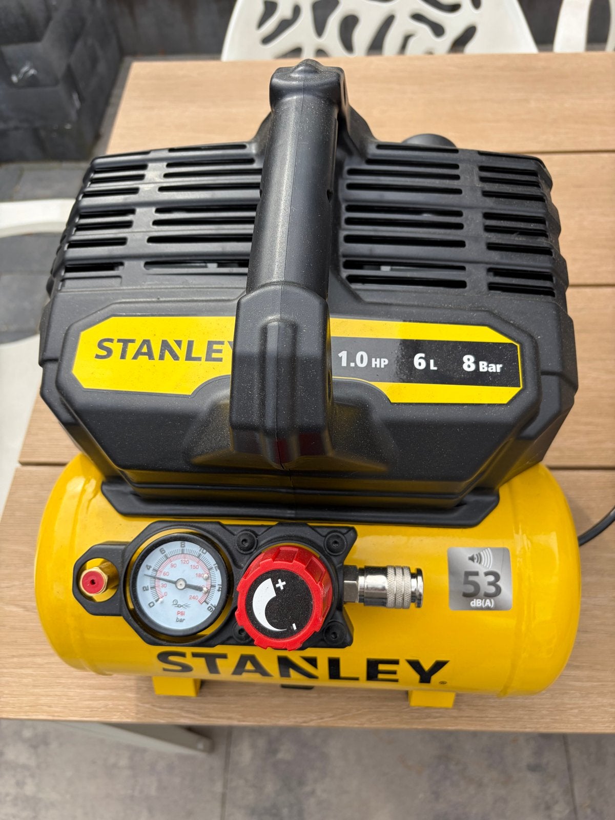 Stanley Luchtcompressor 6L 8 Bar - Zo goed als nieuw, Ophalen, 6 tot 10 bar, Zo goed als nieuw, Minder dan 200 liter/min
