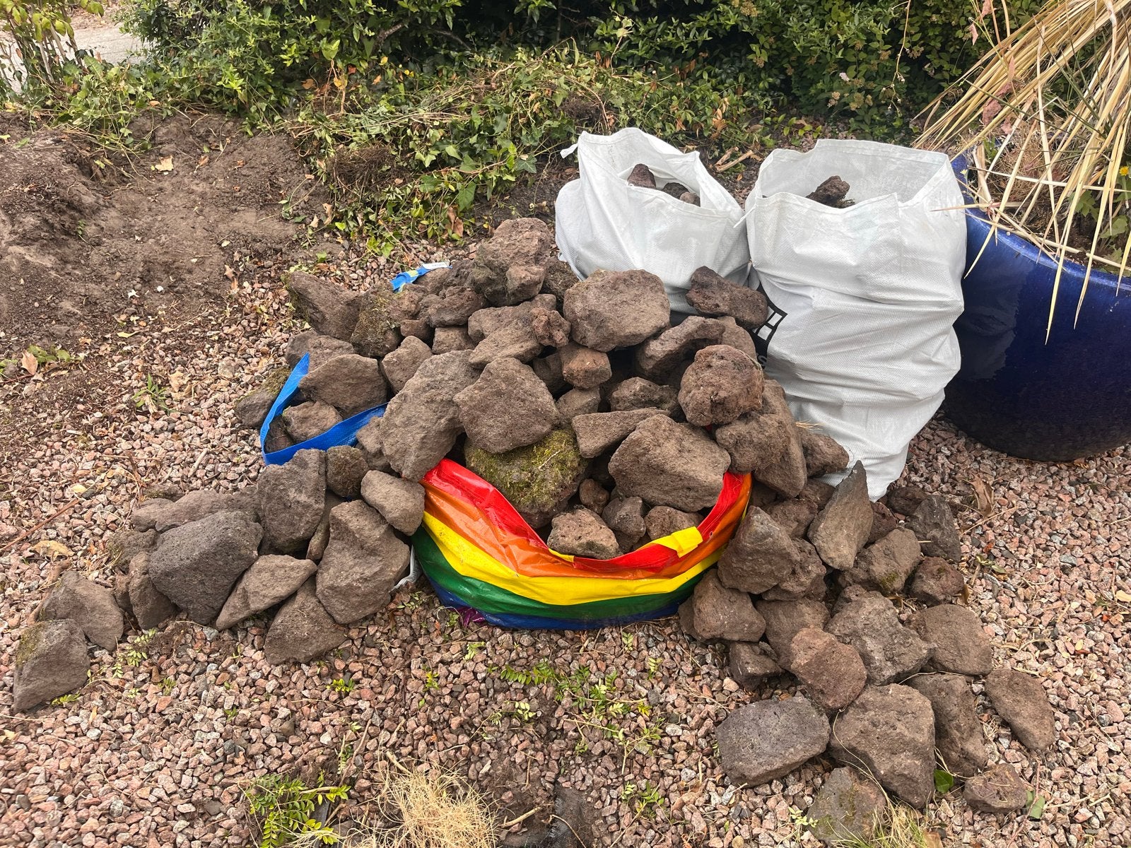 Grote partij lavastenen - Ideaal voor tuin of vijver, Tuin en Terras, Grind, Keien en Split, Ophalen, Gebruikt, Kei, Basalt