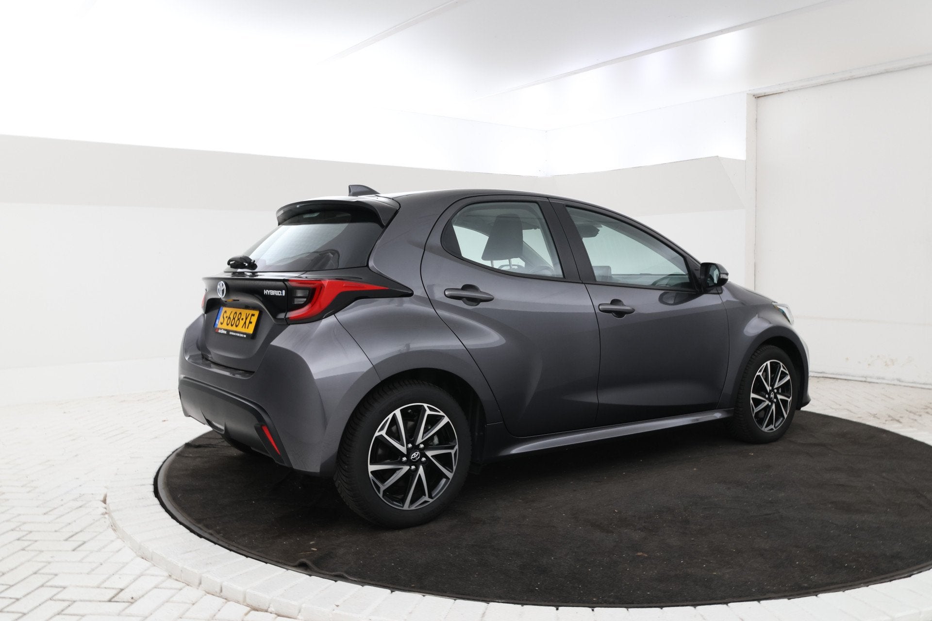 Toyota Yaris 1.5 Hybrid Dynamic Automaat, Digital Dash, Crui, 12 maanden, Gebruikt, 49 €/maand, Bedrijf