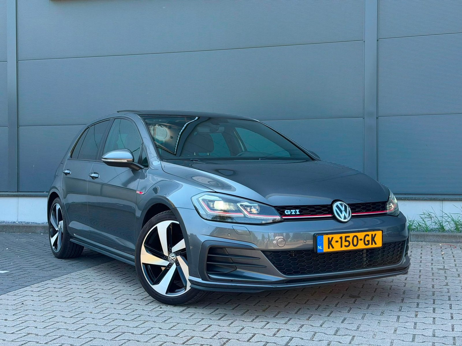 Volkswagen Golf 2.0 TSI 169KW 5D DSG 2017 Grijs, Auto's, Volkswagen, Euro 6, 4 cilinders, Alcantara, Grijs