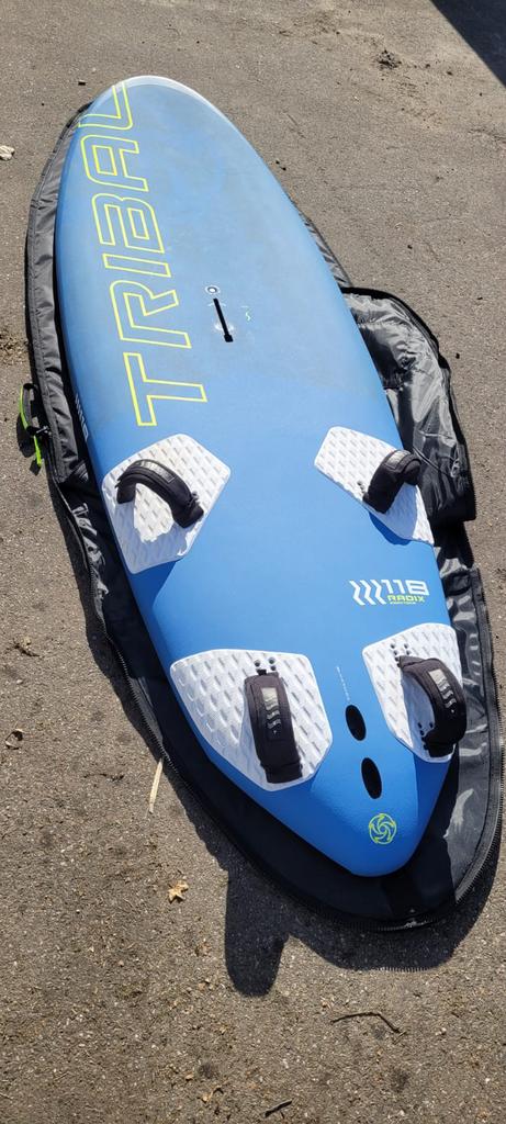 Tribal Radix Slalom 118 + 135 V3 NIEUW (2023-2025), Watersport en Boten, Windsurfen, Ophalen, Gebruikt, Minder dan 250 cm, Met vin(nen)