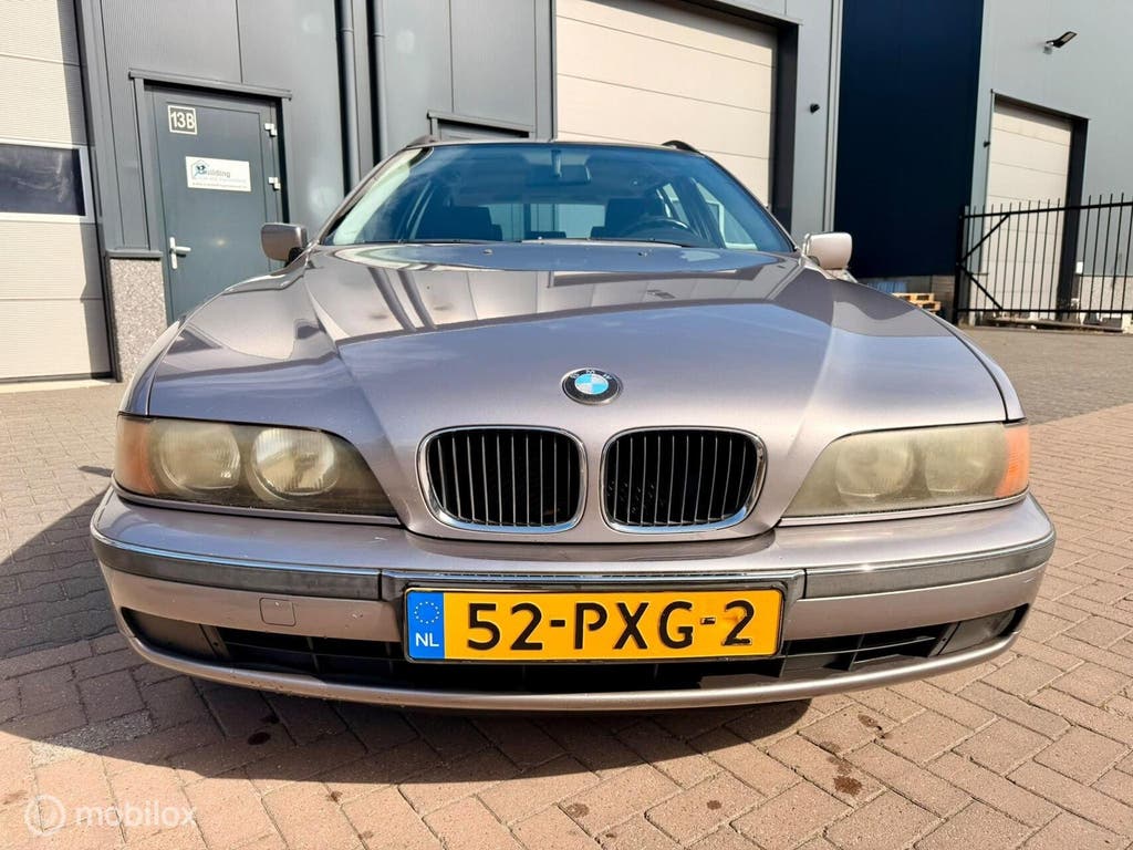 BMW e39 520i Touring, nieuwe apk, hand geschakeld youngtimer, foto 7