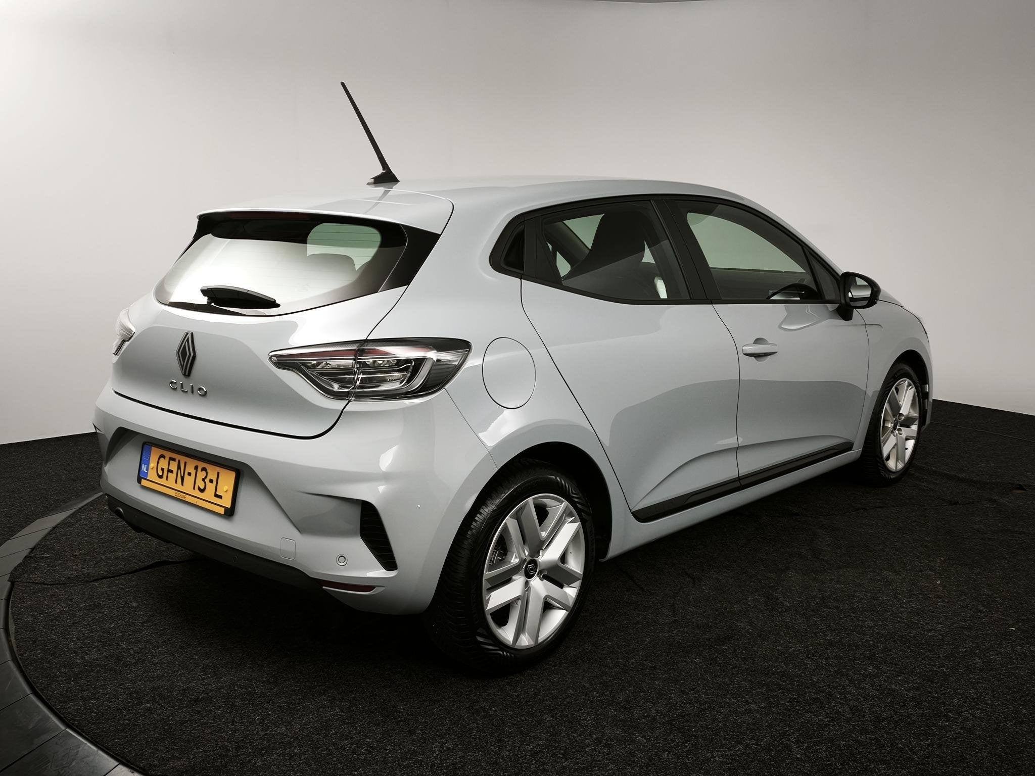 Renault Clio 1.0 TCe 90 GPF Evolution | All-Season banden |, Stof, Gebruikt, Met garantie (alle), Origineel Nederlands
