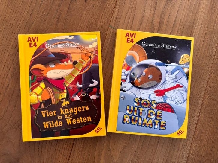 Geronimo Stilton - SOS uit de ruimte & Wilde Westen, Boeken, Fictie algemeen, Geronimo Stilton, Ophalen of Verzenden, Zo goed als nieuw