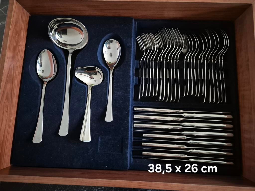 9-persoons bestekset in houten cassette * Sola, Overige materialen, Ophalen of Verzenden, Zo goed als nieuw, Vaatwasserbestendig