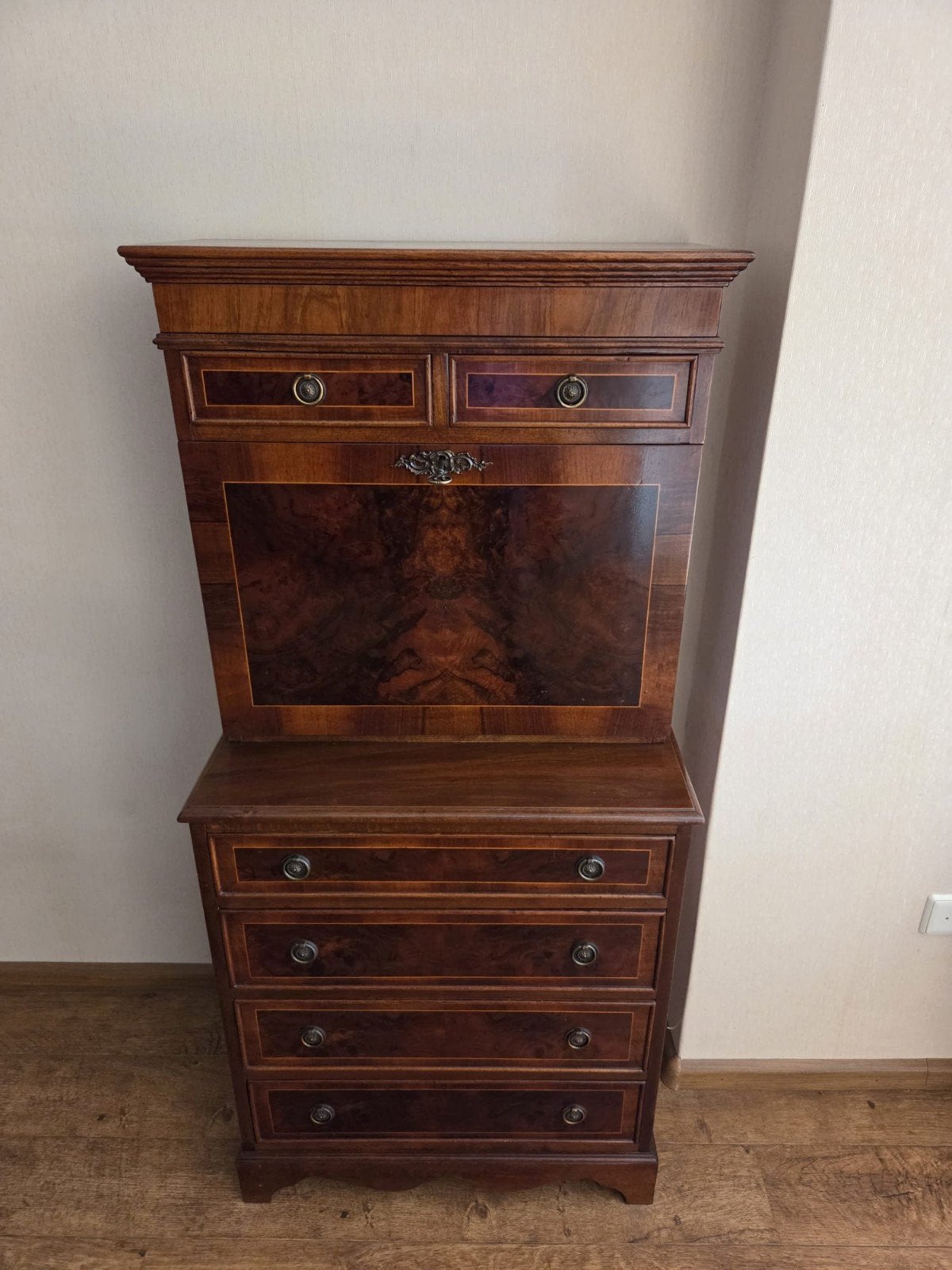 Biedermeier secretaire, Ophalen