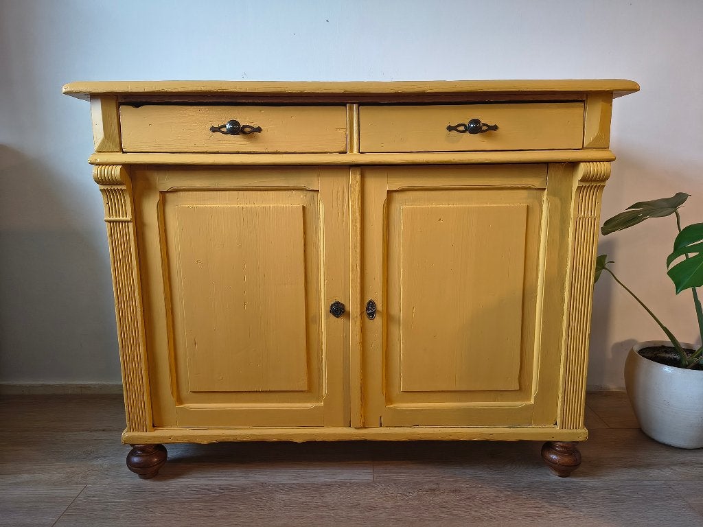 Karakteristiek Okergeel Dressoir / Vintage kast, 100 tot 150 cm, Onbekend, Met lade(s), Ophalen of Verzenden