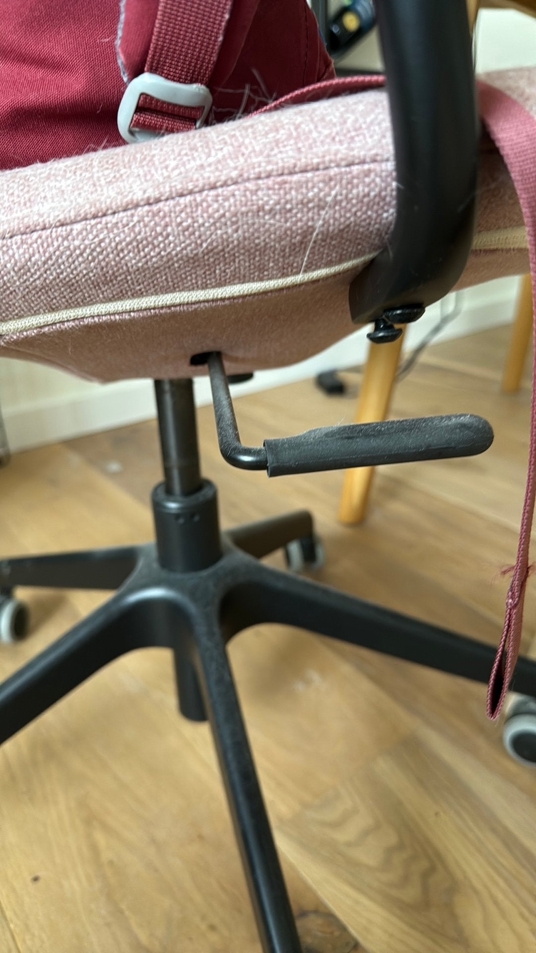IKEA office char, Huis en Inrichting, Bureaustoelen, Ophalen, Zo goed als nieuw, Roze