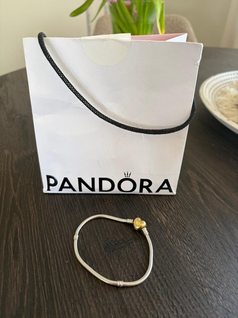Pandora armband 21cm met gouden hartvormige sluiting, Sieraden, Tassen en Uiterlijk, Armbanden, Ophalen of Verzenden, Zo goed als nieuw