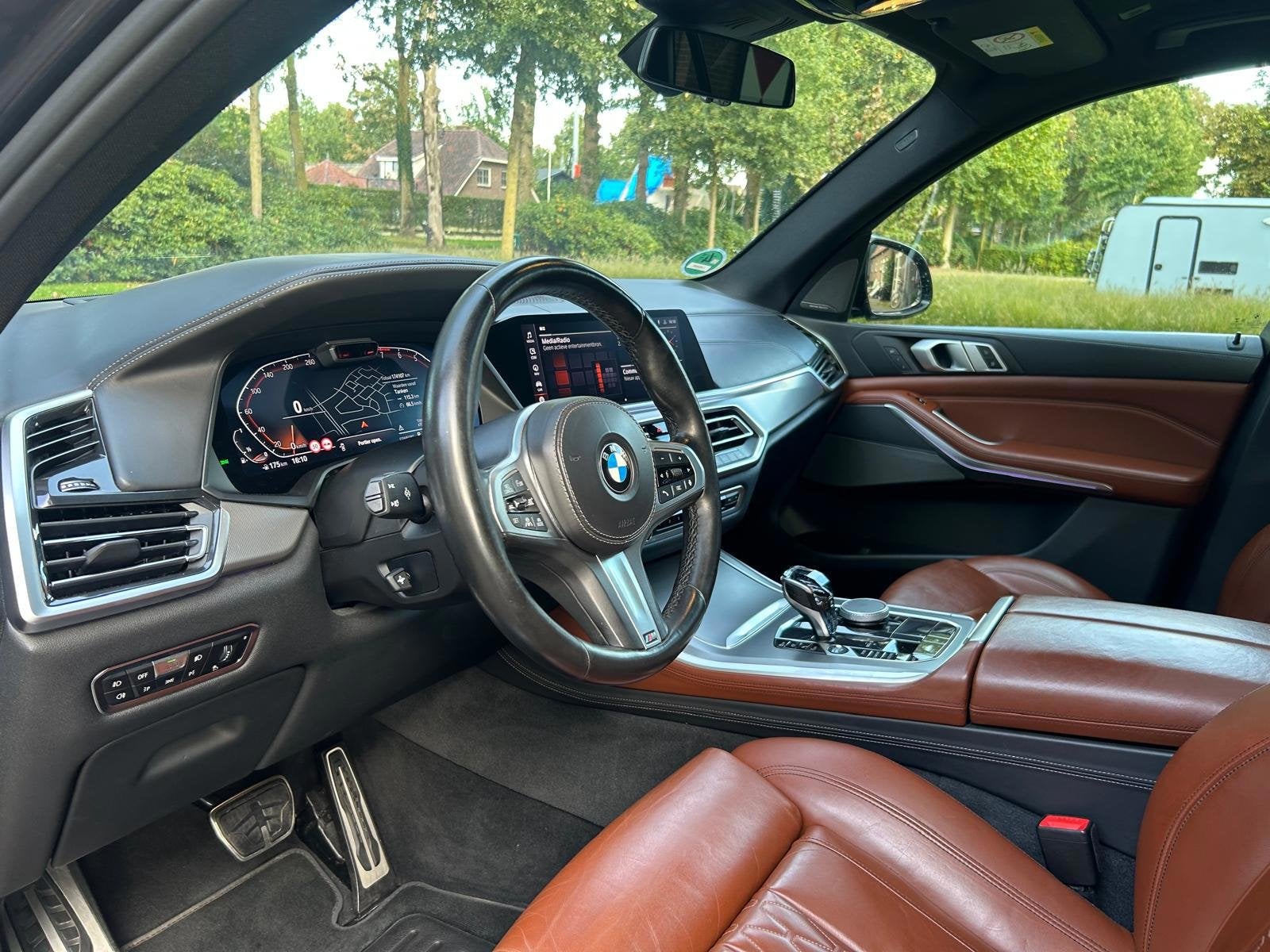 BMW X5 XDrive40i Executive Aut. | M-Pakket | SkyLounge | Ark, Auto's, Automaat, Dealer onderhouden, Gebruikt, 340 pk