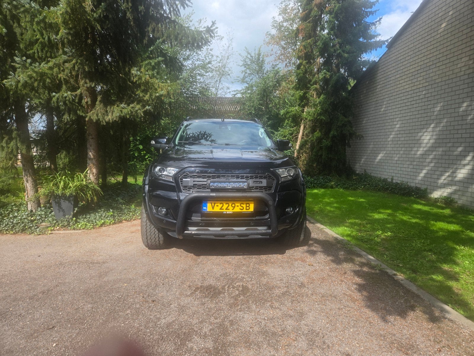 Ford Ranger 3,2 5cyl dubbele cabine grijs kenteken, Auto's, Automaat, Dealer onderhouden, ABS, Zwart