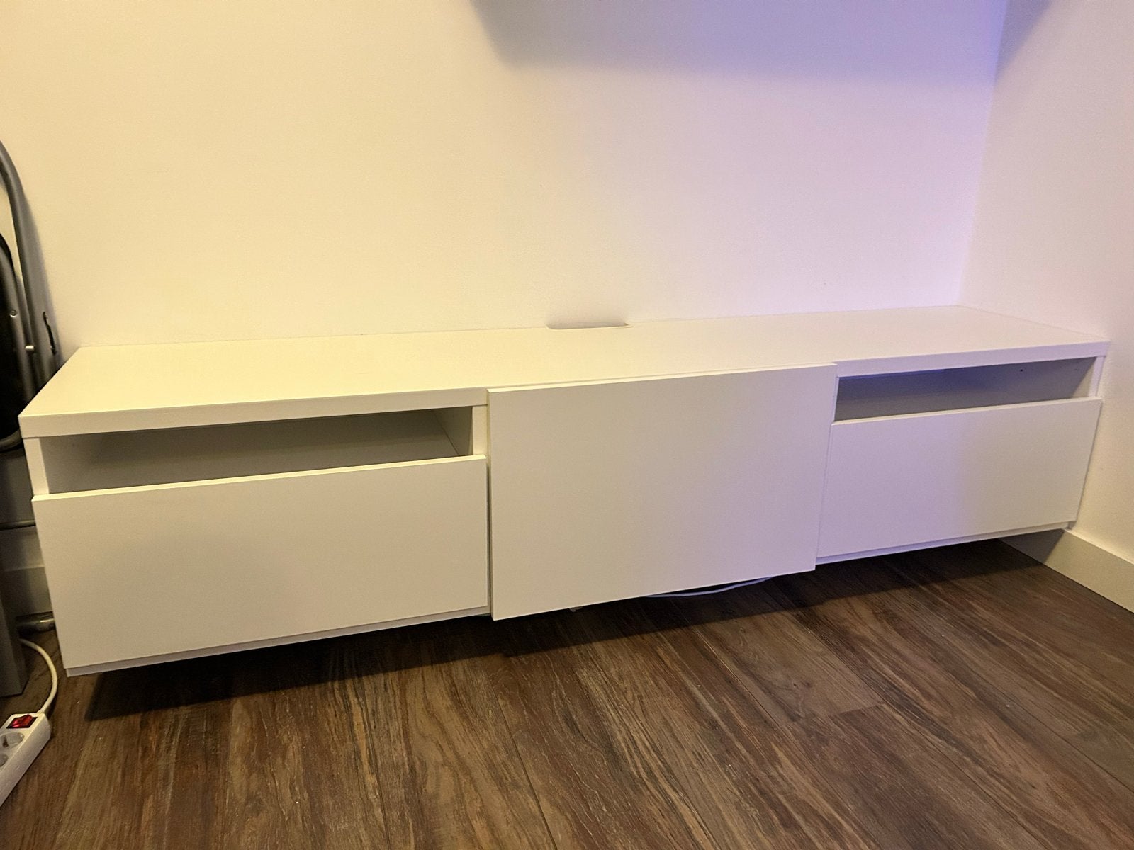 Ikea TV meubel 180cm breed, Huis en Inrichting, Kasten | Televisiemeubels, Ophalen, 150 tot 200 cm, Zo goed als nieuw, Minder dan 100 cm