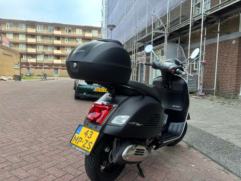 Vespa GTS Super 300 HPE - Mat Zwart, Ophalen, Overige modellen, 300 cc, Maximaal 45 km/u