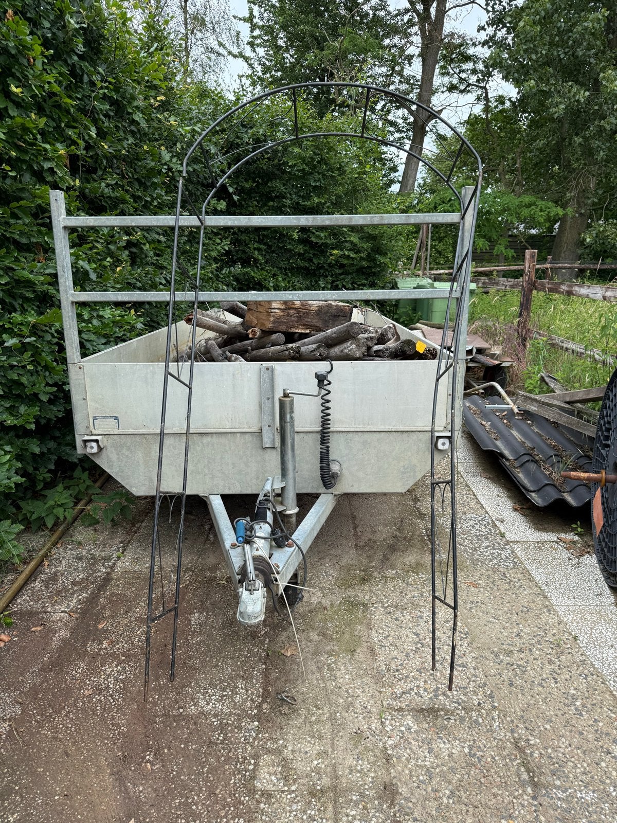 Decoratieve metalen rozen boog voor tuin of hekwerk, Ophalen, Gebruikt, IJzer, Sierhekwerk