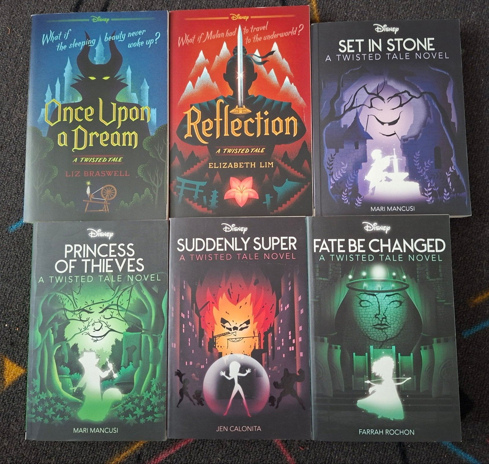 Disney A Twisted Tale Novel - 6 Engelstalige Boeken, Boeken, Ophalen of Verzenden, Zo goed als nieuw, Diverse Auteurs (o.a. Liz Braswell, Elizabeth Lim, Mari Mancusi)