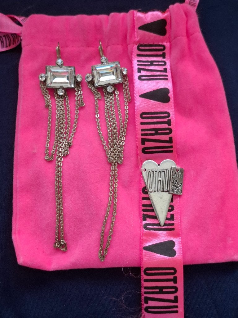 Otazu prachtige exclusieve oorbellen + Otazu tasje + embleem, Overige materialen, Hangers, Verzenden, Zo goed als nieuw