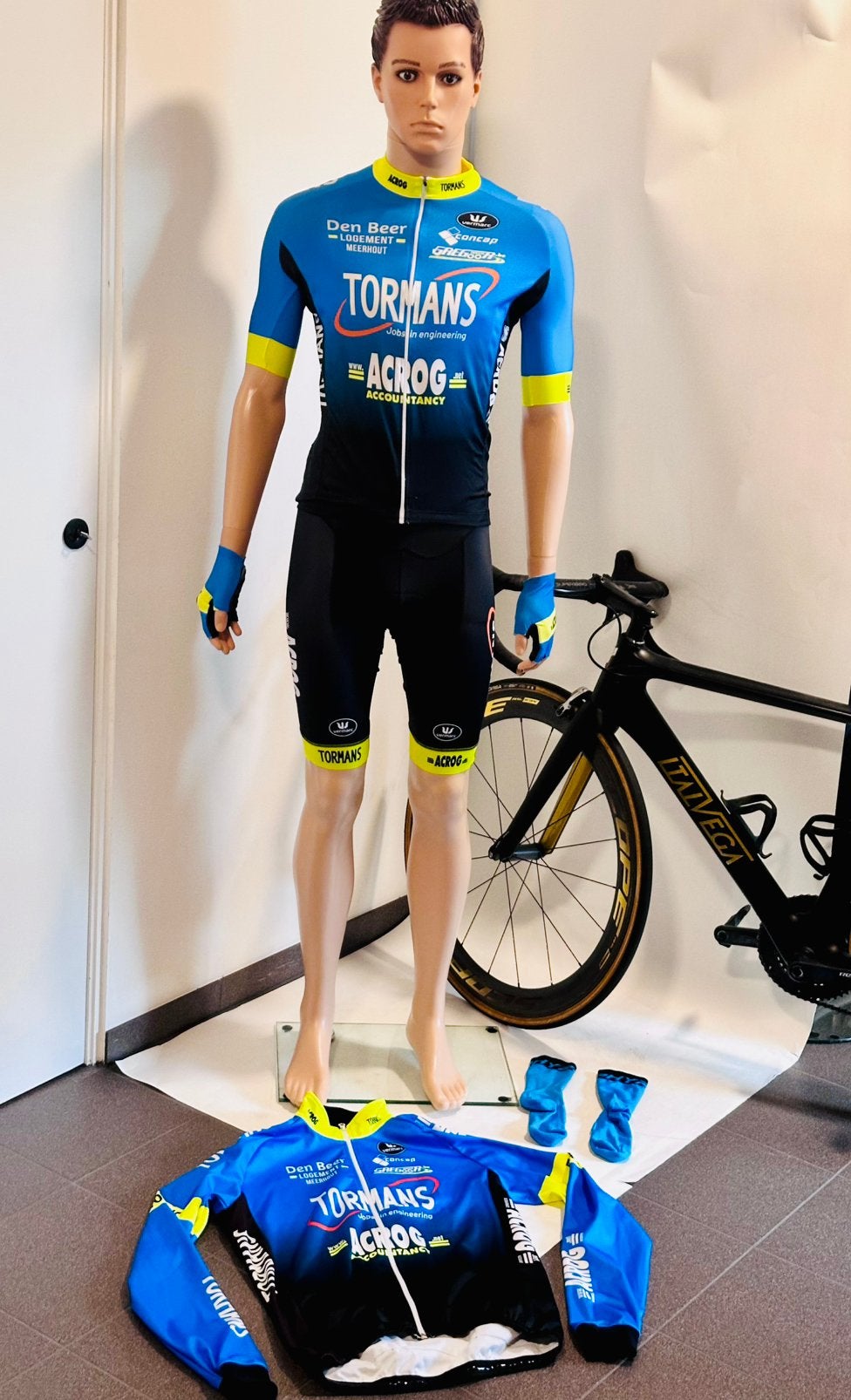Wielrenbroek wielrenshirt wielrenjasje sokken handschoenen L, Fietsen en Brommers, Heren, Ophalen of Verzenden, Zo goed als nieuw