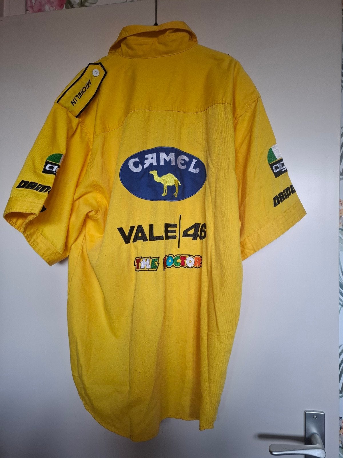Origineel Camel Yamaha Valentino Rossi VR46 shirt - 2006, Geel, Nieuw, Ophalen of Verzenden, Overige halswijdtes