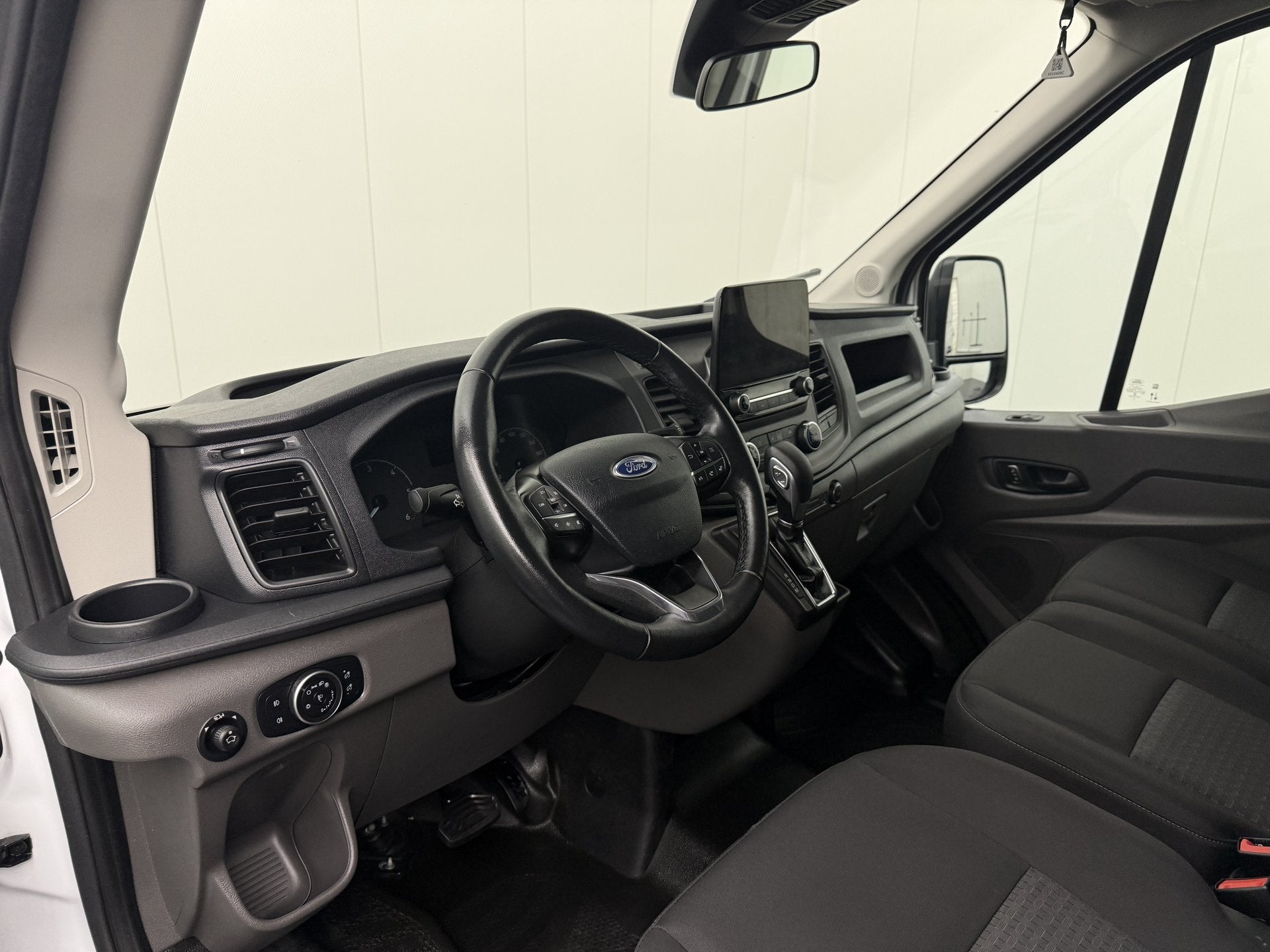 Ford Transit 2.0TDCi 170PK Automaat L2H2 | Multimedia | Came, Automaat, Stof, Gebruikt, Wit