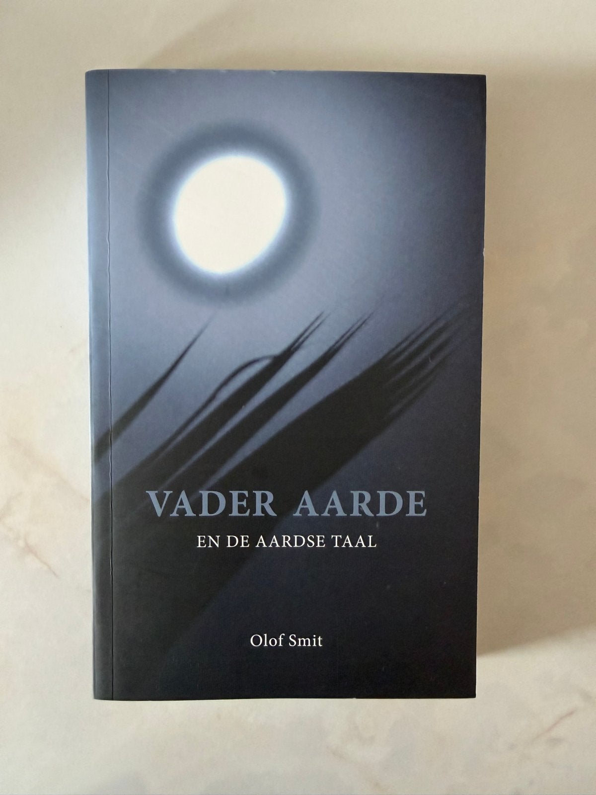 Vader Aarde en de aardse taal - Olof Smit, Ophalen of Verzenden, Gelezen, Spiritualiteit algemeen, Achtergrond en Informatie