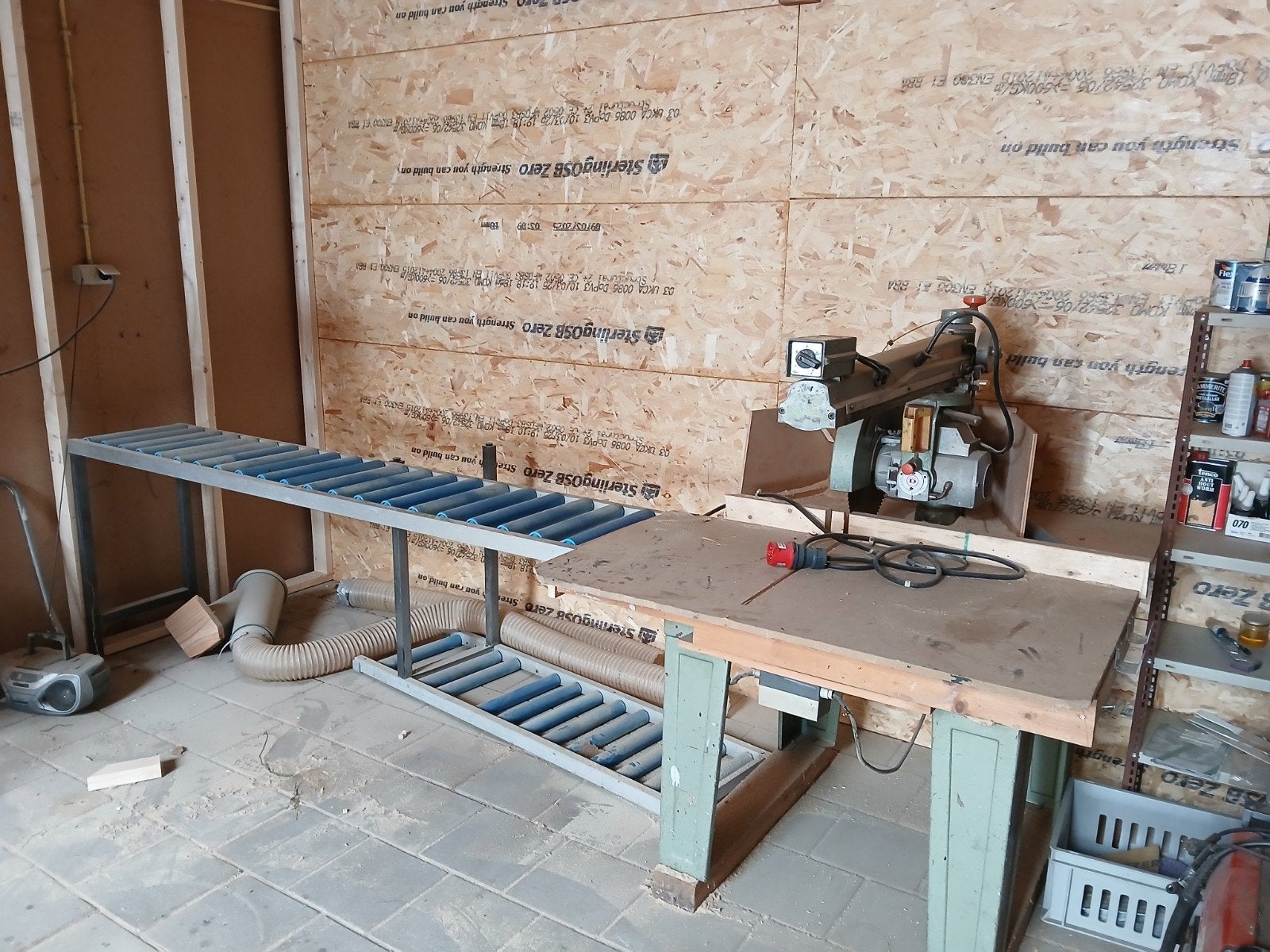 deWalt afkortzaag 1600s incl rollenbanen, Doe-het-zelf en Verbouw, Gereedschap | Zaagmachines, De Walt, Gebruikt, 70 mm of meer
