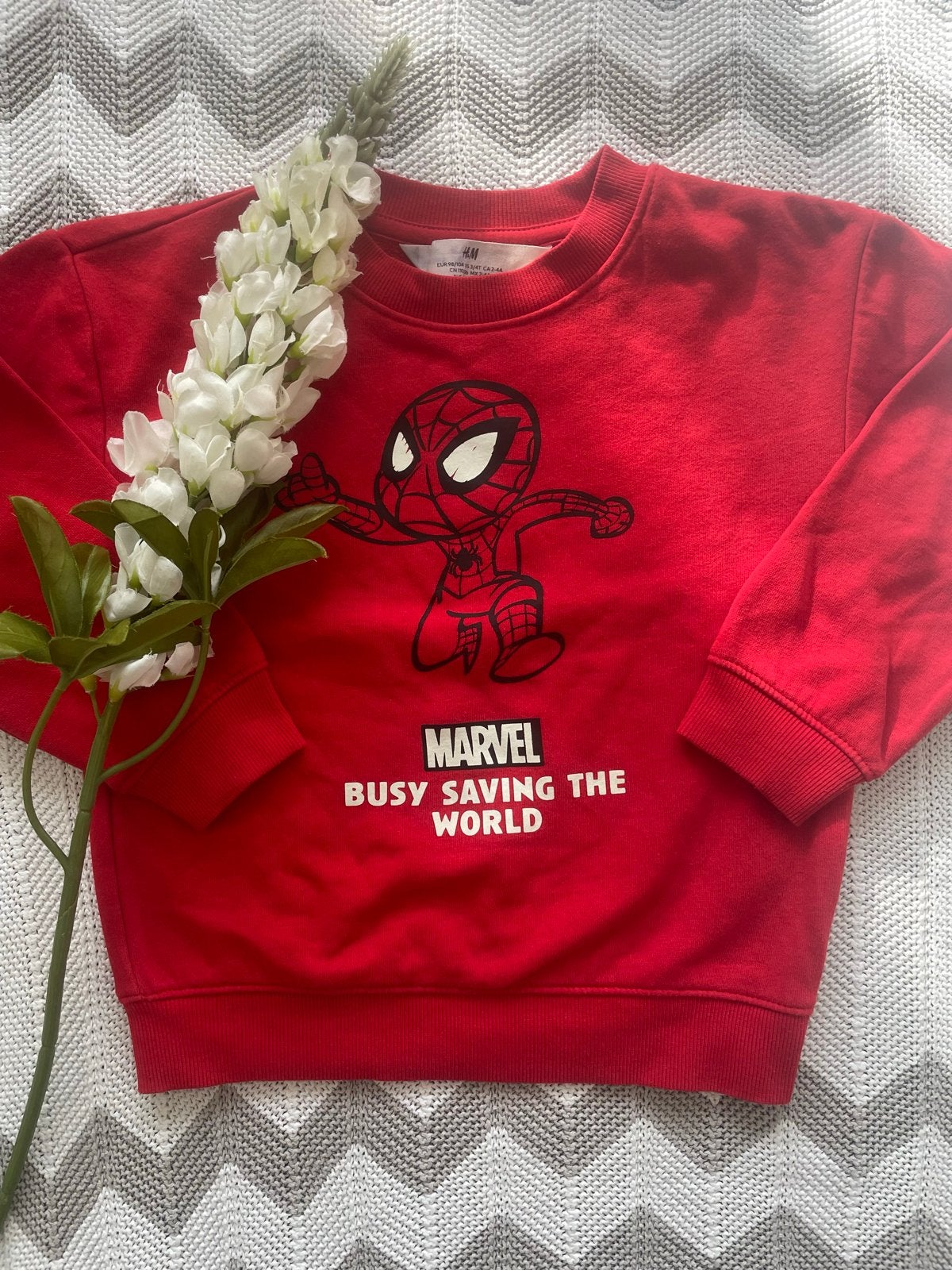 Nette staat, mooie rode trui van H&M met Spiderman, 98/104, Ophalen of Verzenden, Zo goed als nieuw, Jongen, Trui of Vest