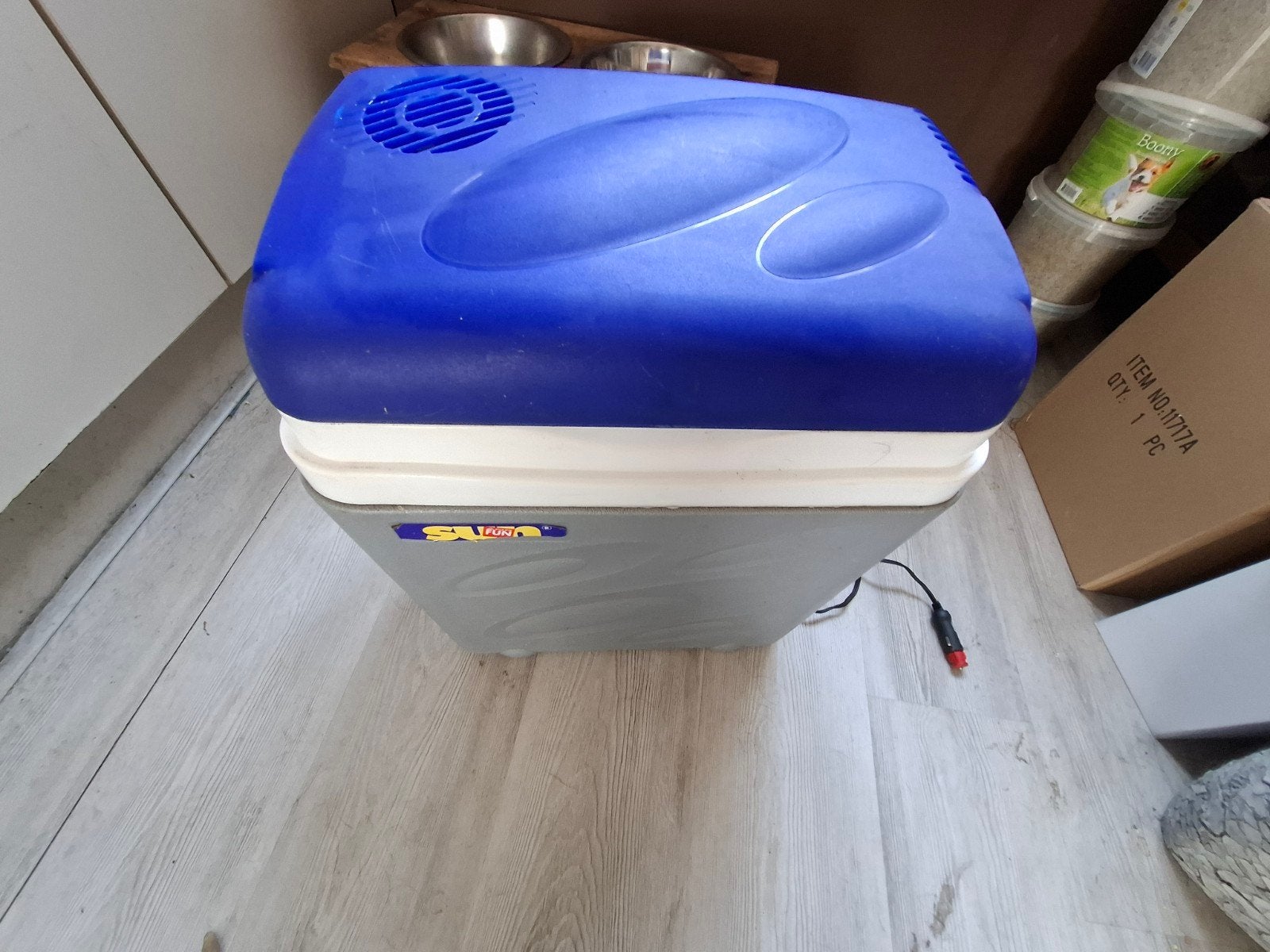 Koelbox voor in de auto, Ophalen, Elektrisch