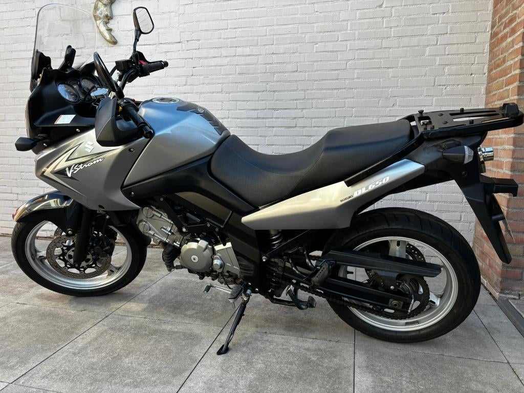 Suzuki V-Strom 650 DL met koffer, 2 cilinders, Occasion, Motorrijbewijs A, Particulier