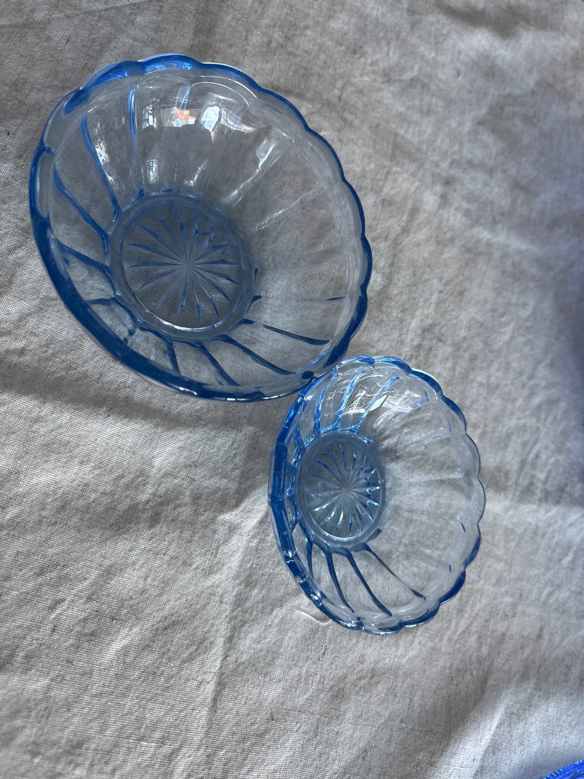Set van 2 blauwe glazen schaaltjes, Antiek en Kunst, Ophalen