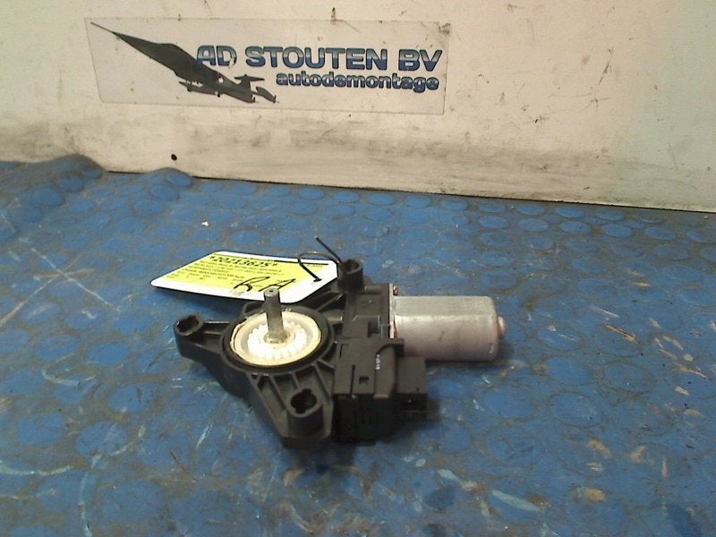 Motor Raammechaniek Rechts Achter B (W246/W242) 2012, Gebruikt, Mercedes-Benz AG, Mercedes-Benz, Mercedesstraße 120, Stuttgart 70372, , Duitsland